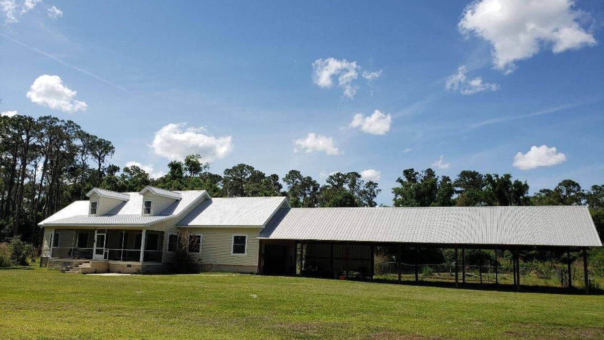 Hawthorne House | Cutlers' Mere in Cross Creek, between Orange and Lochloosa Lakes!
