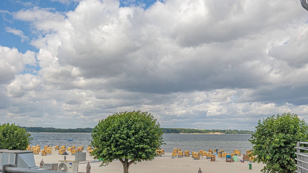 Laboe Apartment | Cutty Sark vacation apartment with balcony in Haus Windjammer in Laboe