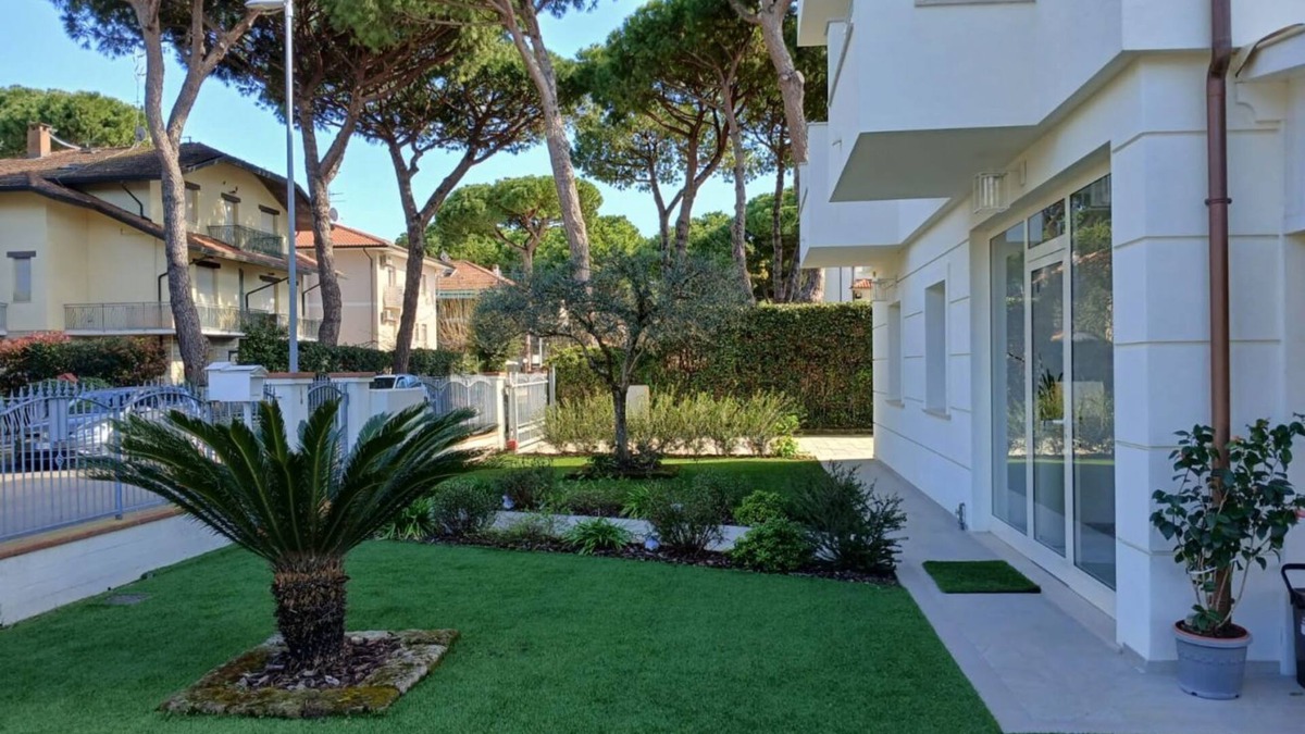 Pinarella Apartment | CV004 - Cervia, new three-room apartment with air conditioning