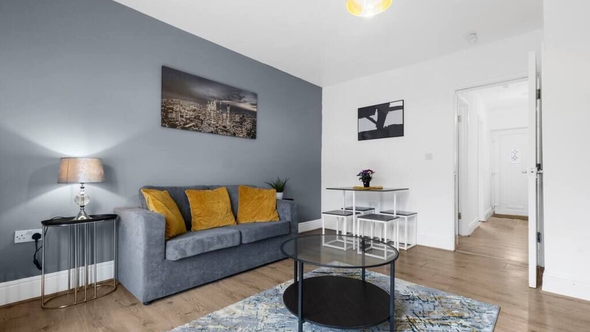 Coventry House | CV1|Exclusive Home |Free Parking