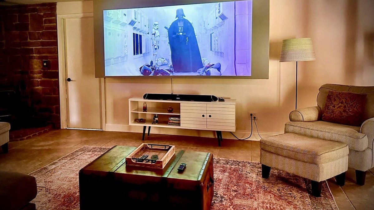 Valley View House | CVNP & Chill I Movie Projector I Awesome Backyard