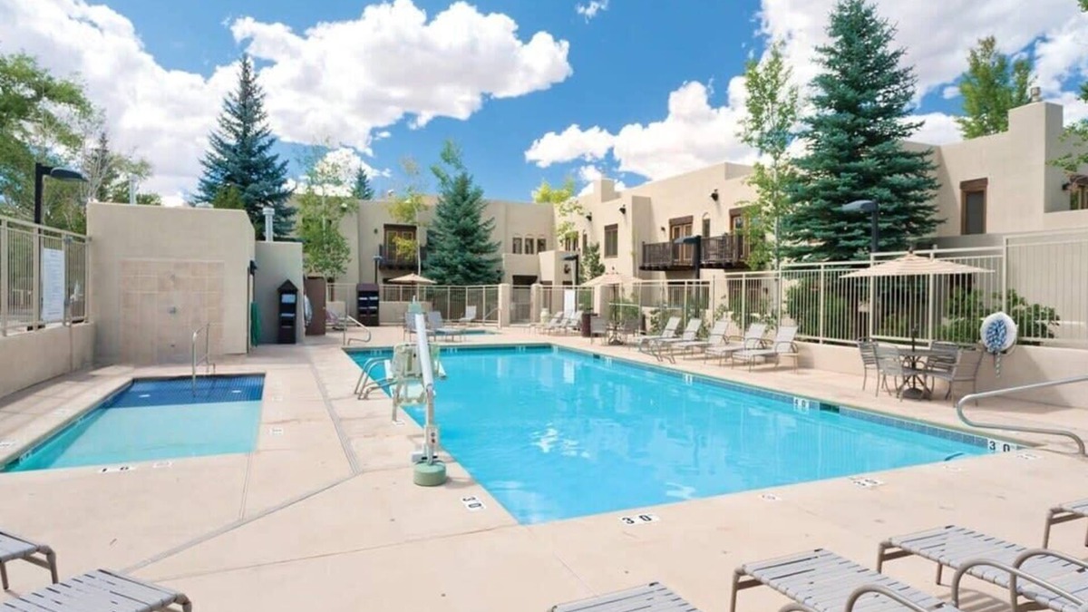 Taos Condo | CW Taos Resort | 1BR/1BA King Balcony Suite