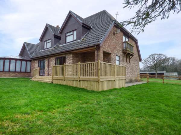 Pontyclun House | Cwm Gran Meadows