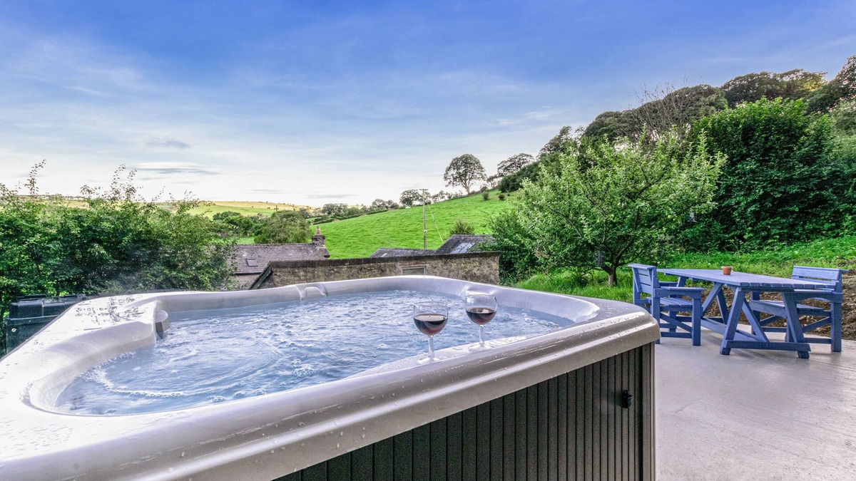 St George House | Cwt Bach - One Bedroom House, Sleeps 2