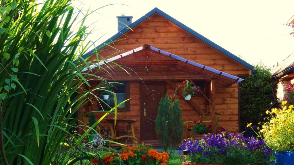 Lutowiska Ski Chalet | Cztery Pory Roku - Domek