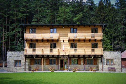 Budislav House | Dům bratří Čapků