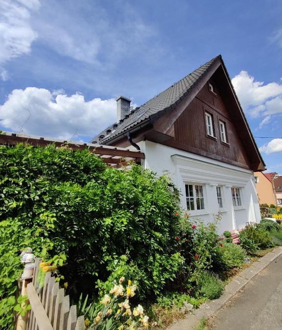 Bzany Apartment | Dům na návsi