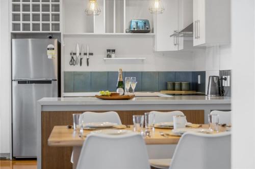Hamilton East Apartment | D-Street Retreat - Hamilton