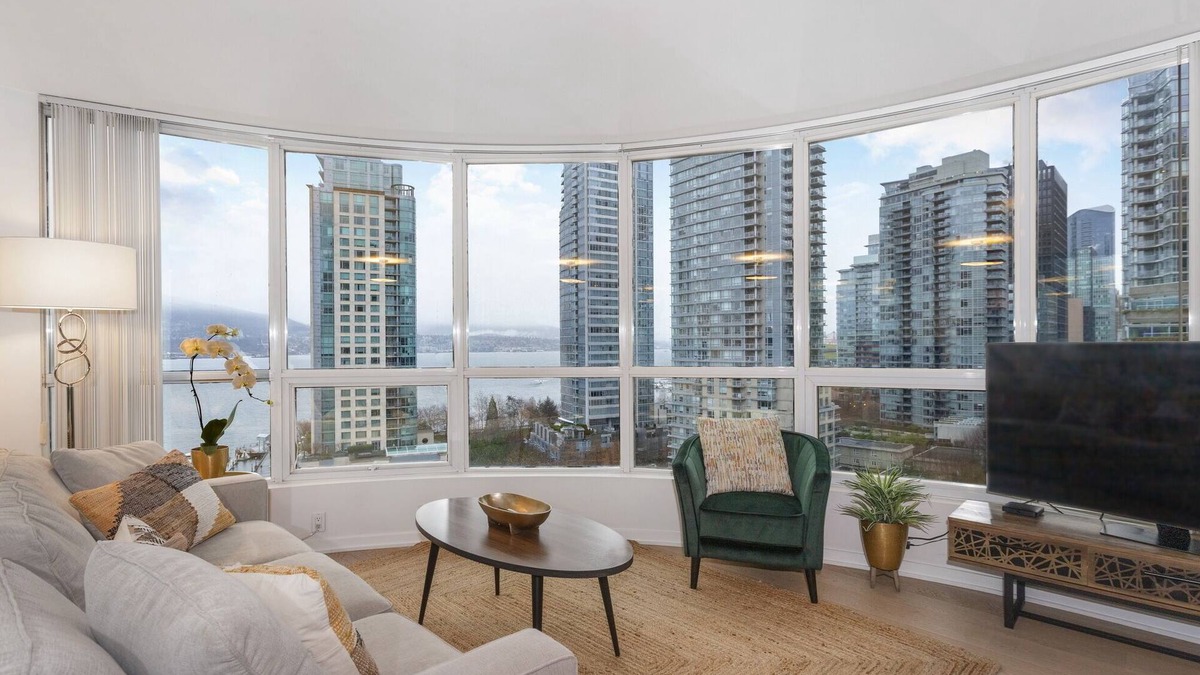 Coal Harbour Condo | D17 - Amazing waterfront 2 bedroom unit