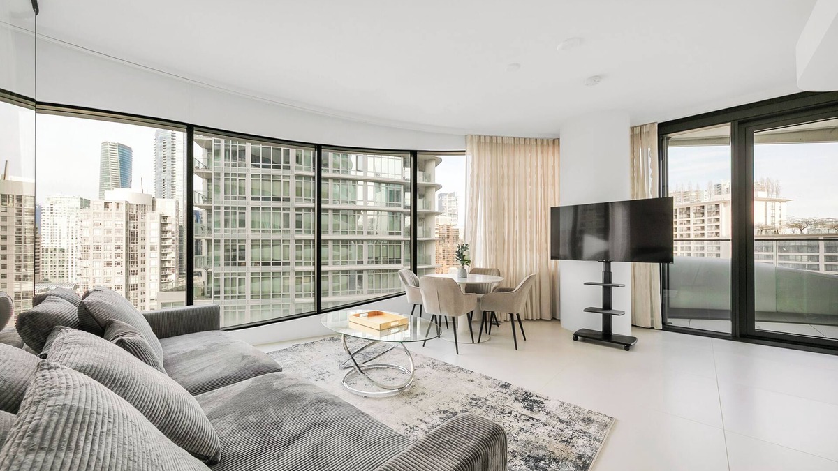 Coal Harbour Condo | D28 - Bold. Iconic. Unforgettable. 2BR at The Butterfly