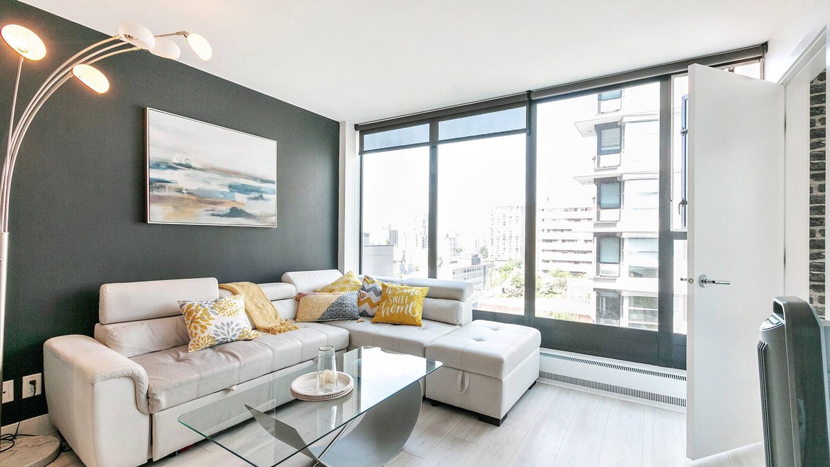 Downtown Vancouver Condo | D4 - Amazing Junior 2 Bedroom, Central Location + AC