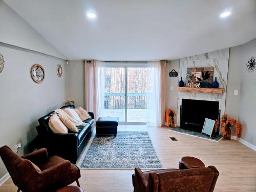 Mountain Island House | Da.Luxe Cottage Mtn Island Area on 1.56 Acres