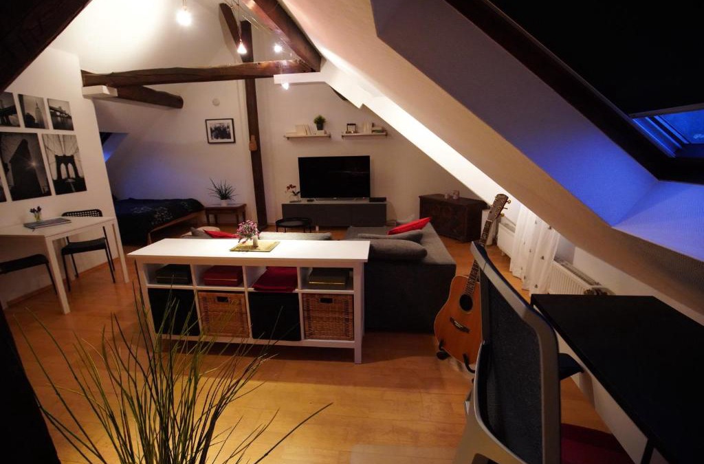Bothfeld Apartment | Dachgeschosswohnung