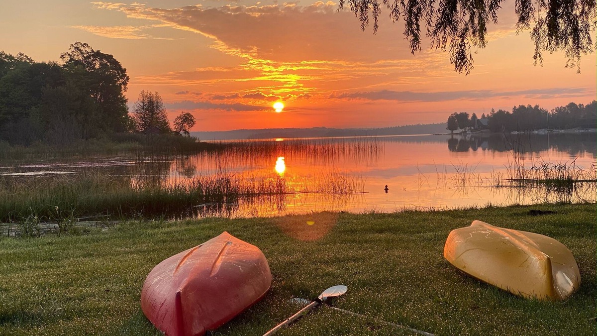 Drummond House | Dad's Paradise on Pigeon Cove offers WaterFront Sunrise Views and Lake Access!