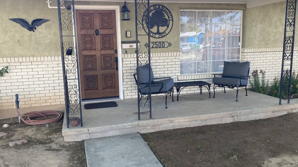 Farmington House | Dad’s Hangout
