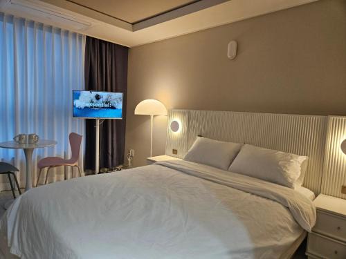 Seongnae-dong Apartment | Daegu StarB&B DSR Hotel mia Guestroom
