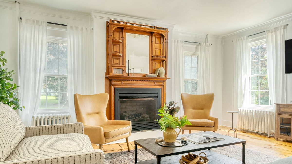 Greenville House | Daffodil by AvantStay | Countryside Retreat in Historic Home w/ Large Backyard