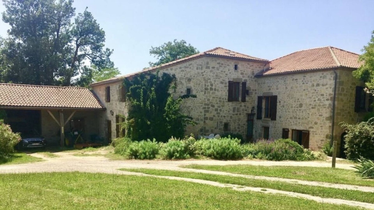 Clermont-Dessous Bed & Breakfast | Daho room "Chez Sophie" 4 people maximum