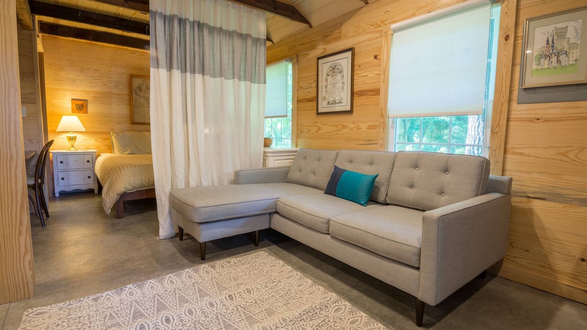Lindley Park Bed & Breakfast | Dailey Renewal Retreat Bed & Breakfast