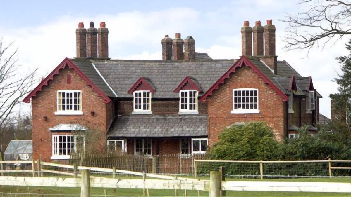 Knutsford Apartment | DAIRY APARTMENT 1, character holiday cottage in Tatton Park