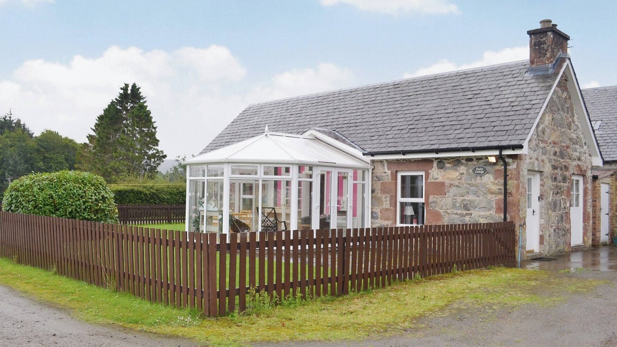 Kiltarlity Cottage | Dairy Cottage - Beaufort Estate