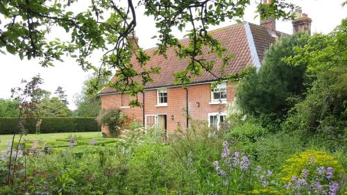 Attleborough Bed & Breakfast | Dairy Cottage Luxury B&B