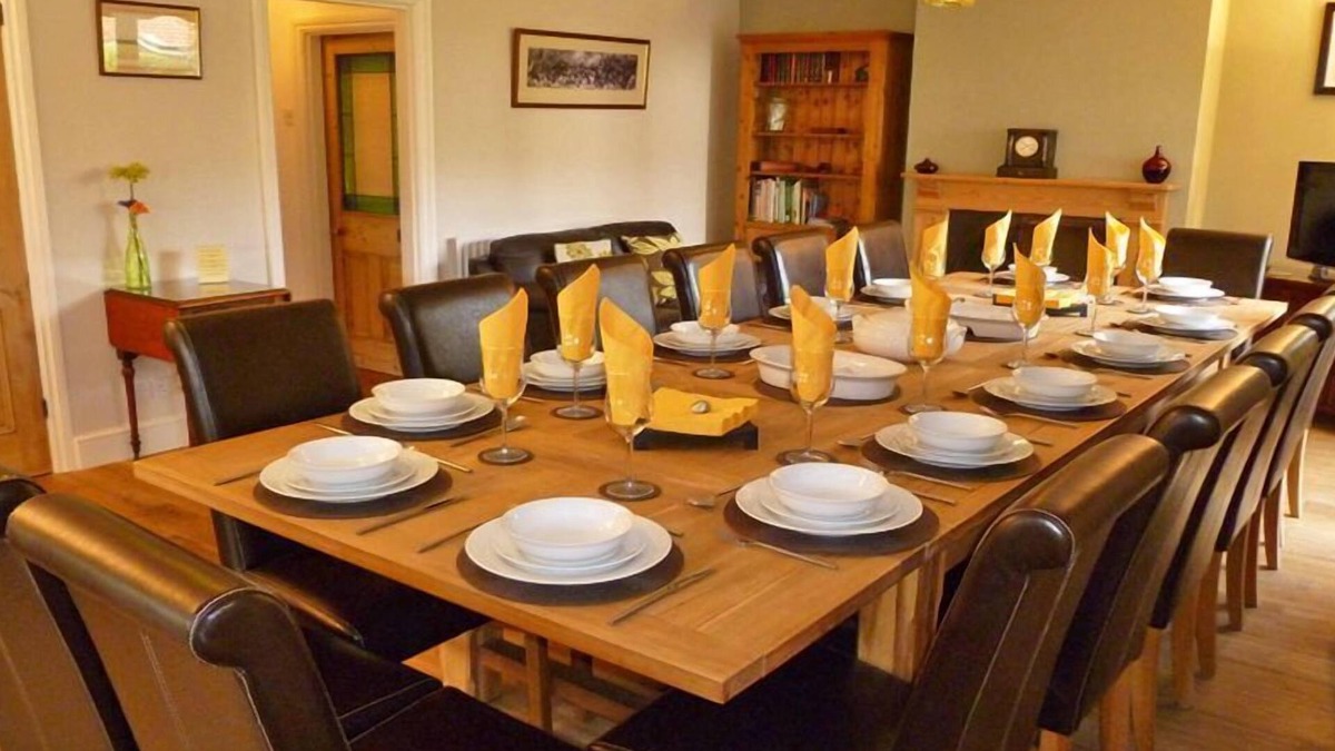 Gosport House | Dairy House - a house that sleeps 16 guests in 7 bedrooms
