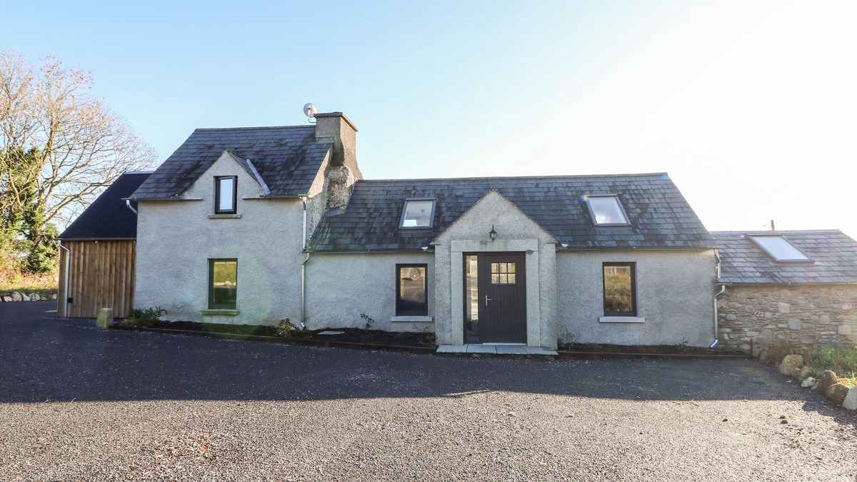 Kilmyshall Cottage | DAIRY LANE COTTAGE, pet friendly in Bunclody, County Wexford