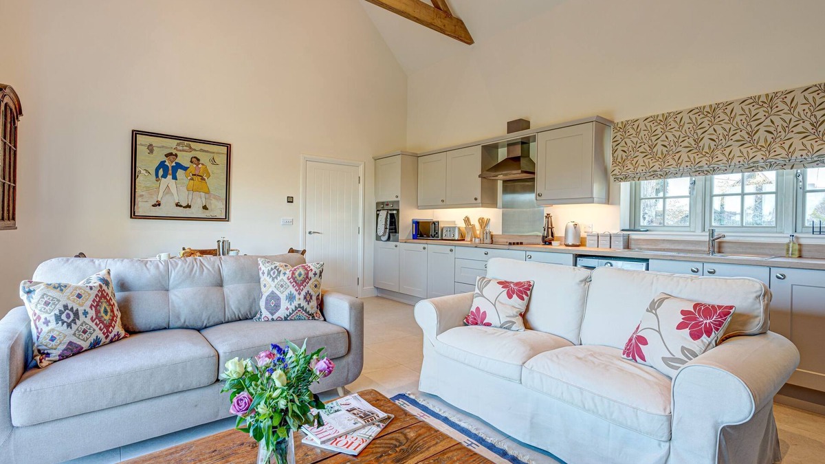 Bladon House | Dairy Lodge | Bladon Holiday Let | 2 Beds & Sleeps 4
