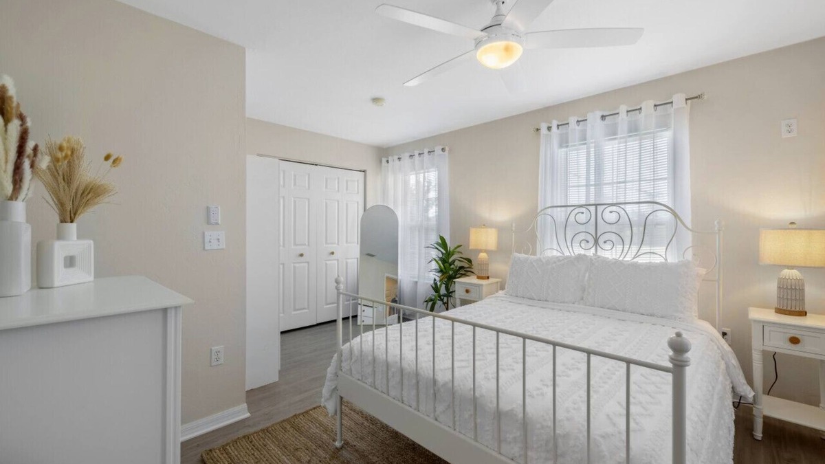 Cedar Key Condo | Daisy House: Downtown Cedar Key. Walk to everything!