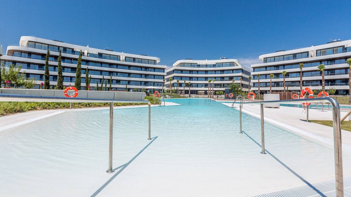 Torremolinos Apartment | Dalí | Beachfront apartment in Torremolinos