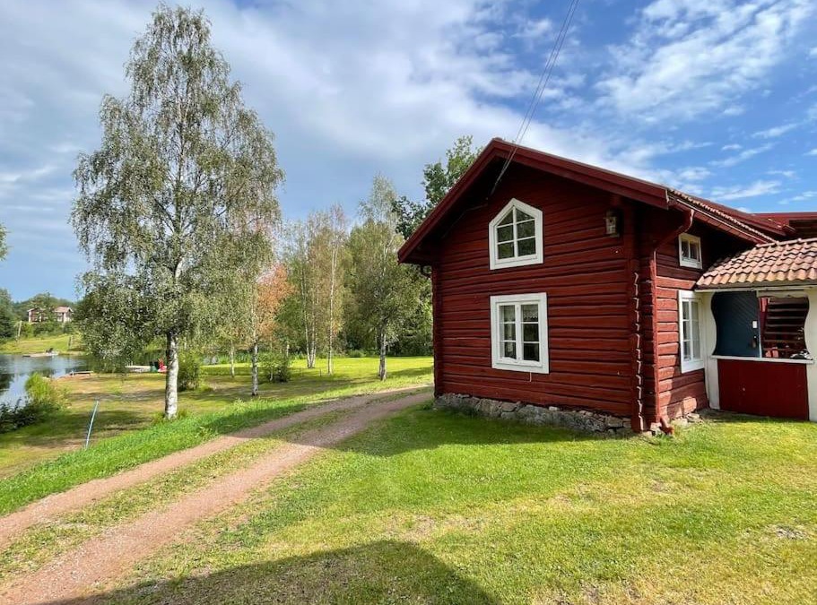 Leksand Municipality House | Dalastuga med tillgång till badplats