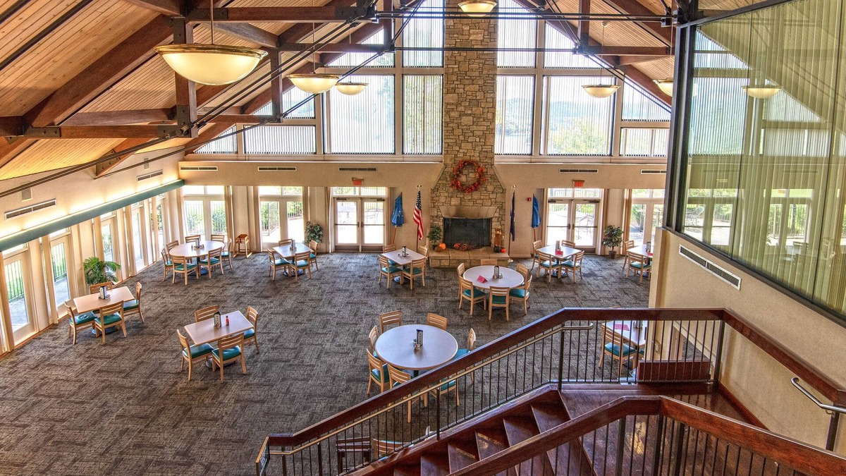 Burkesville Hotel | Dale Hollow Lake State Resort Park