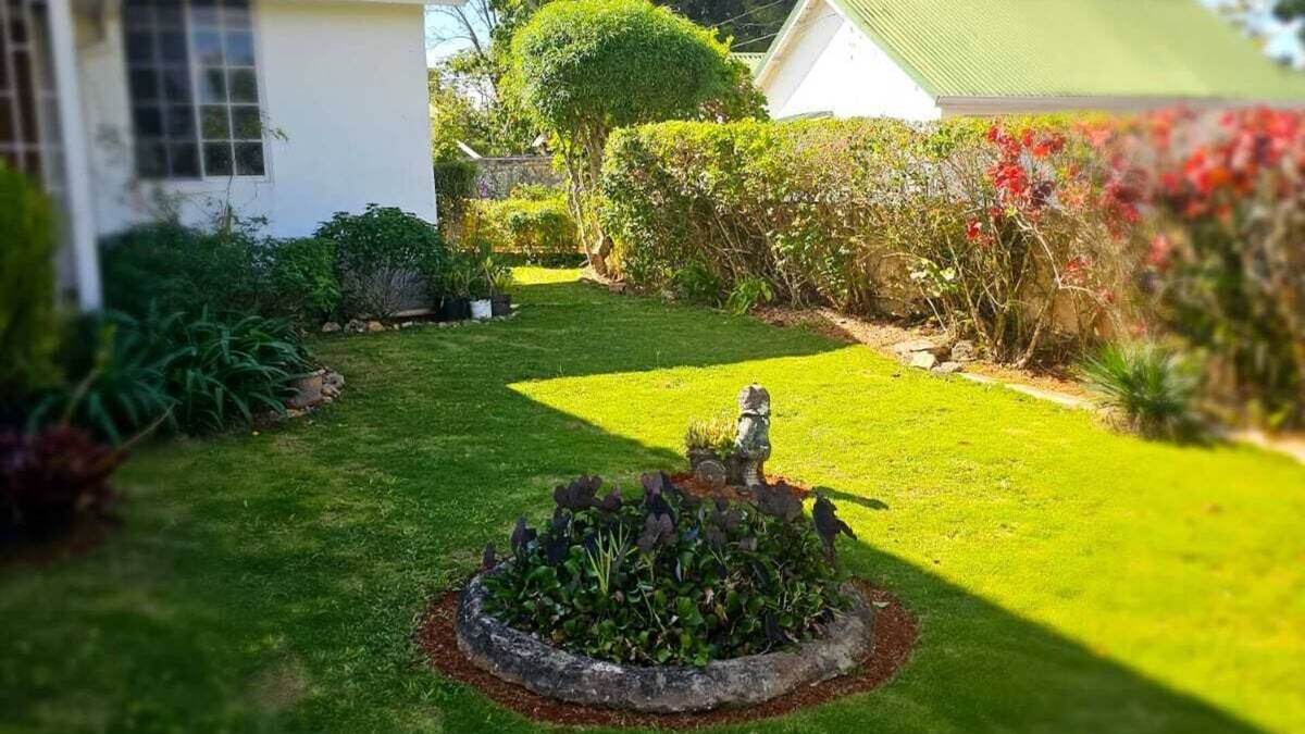 Porus Cottage | Dalkeith Cottages-Water Lily
