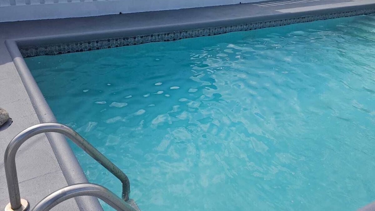 Porus Cottage | Dalkeith Greathouse-Saltwater Pool ,Lush Gardens & Free Wifi Available