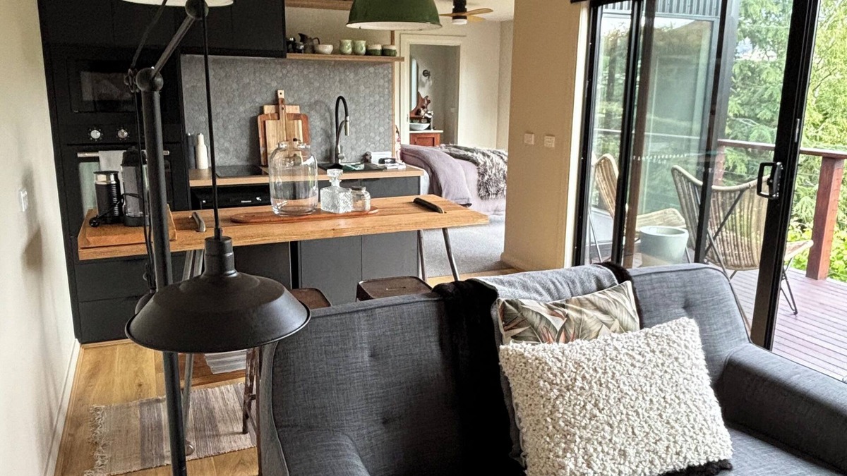 Warburton House | Dalla Vite, 'by the vine'