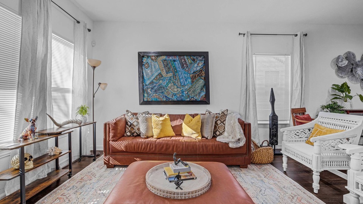 Cedar Crest House | Dallas 3BR Home ■ Central ■ Pet Friendly + Free Parking.