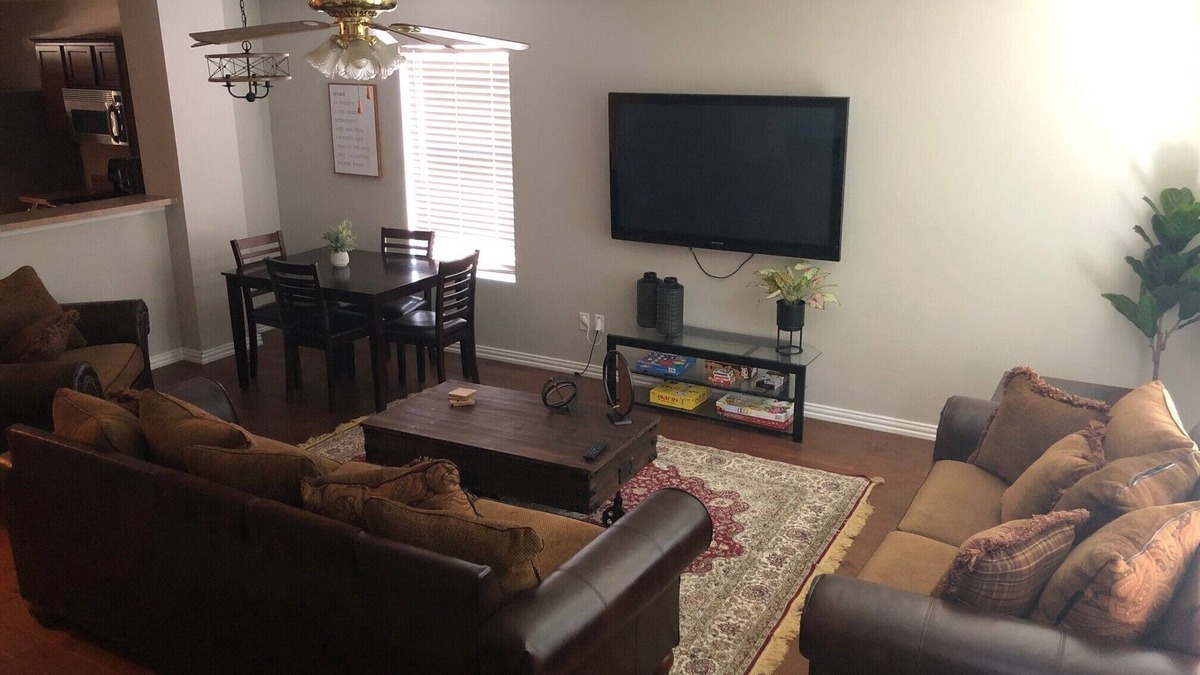 Dallas House | Dallas Gem in Subdivision 15 mins from Deep Ellum!