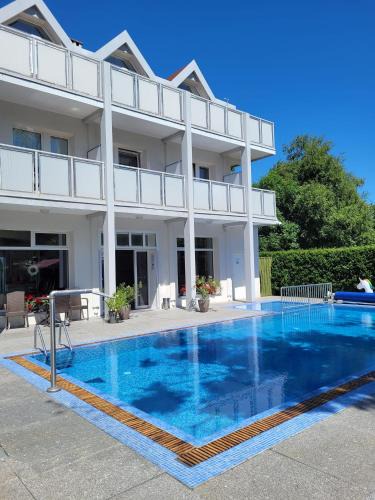 Leba Bed & Breakfast | Damroka