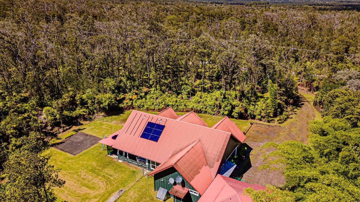 Royal Hawaiian Estates House | Dancing Ferns in Volcano, Hawaii