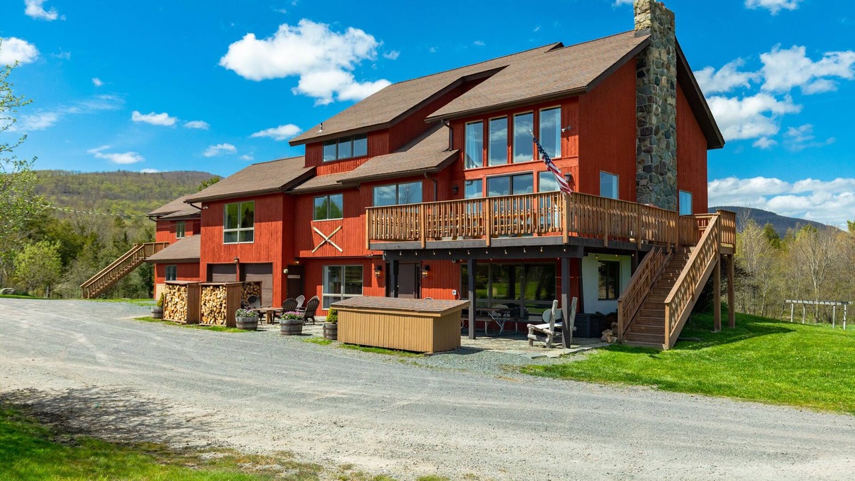Windham Cabin | Dancing Horse Farm in Windham: Spectacular 9 Bedroom Home, 30 Acres, Ski Lodge