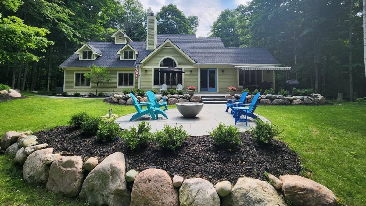 Birchwood Farms House | Dancing Moose – Spectacular fairway views & NEW tiered outdoor patios