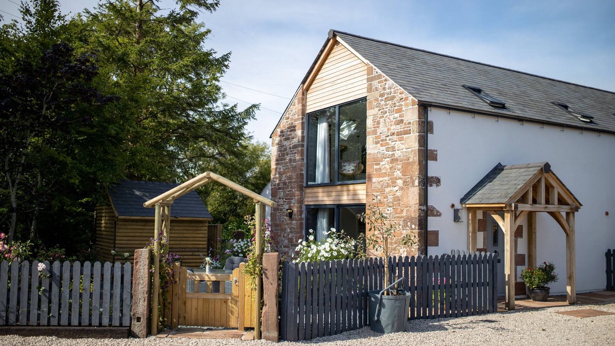 Carlisle Cottage | Dandelion Cottage with hot tub, Dalston, Carlisle, Lakes, Hadrian's Wall, Lake