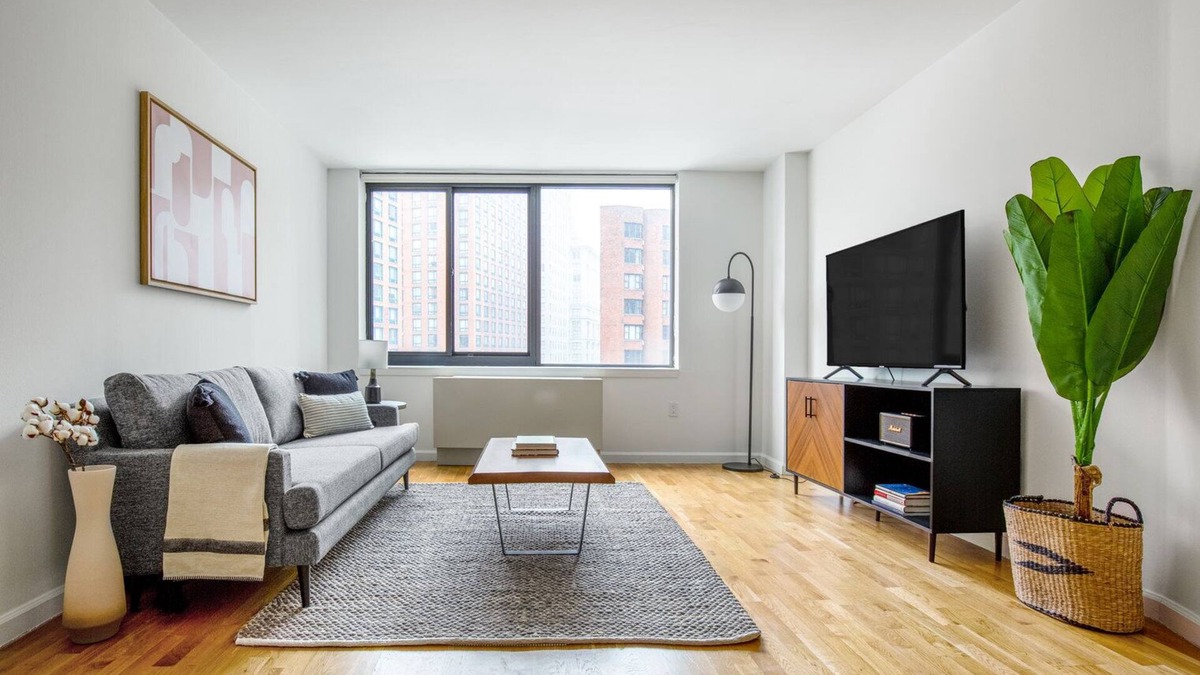 Union Square Apartment | Dandy Union Square 1BR w/Gym, Doorman, across from Park, by Blueground