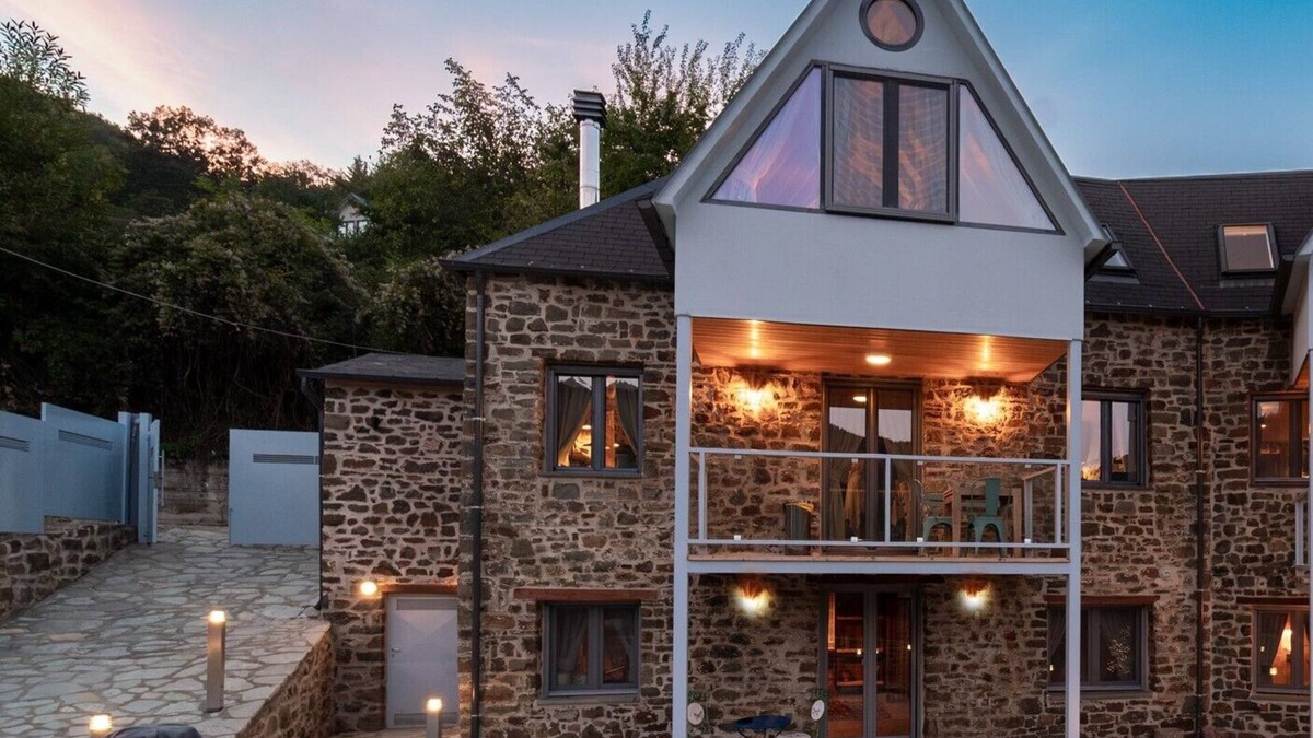Karpenisi Ski Chalet | Dandy Villas Karpenisi- Snowflake Private & Lux 3story Chalet - The Snowy Heaven