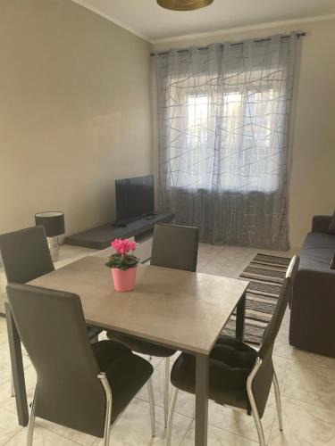 Nichelino Apartment | Daniela; vacanza e/o lavoro