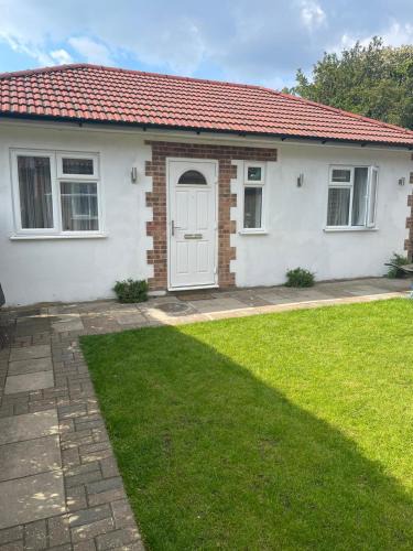 Eltham West House | Dannifar Guest House