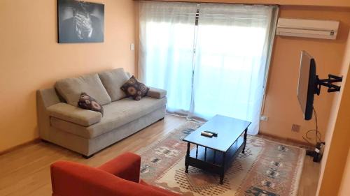 Monte Grande Apartment | Danny ap - Amplio y cómodo - 18 min Aeropuerto - Zona de Restos - Parking