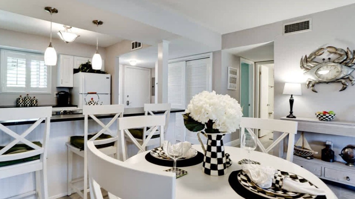 Bradenton Beach Condo | Dans Florida Condos Four Palms at Runaway Bay