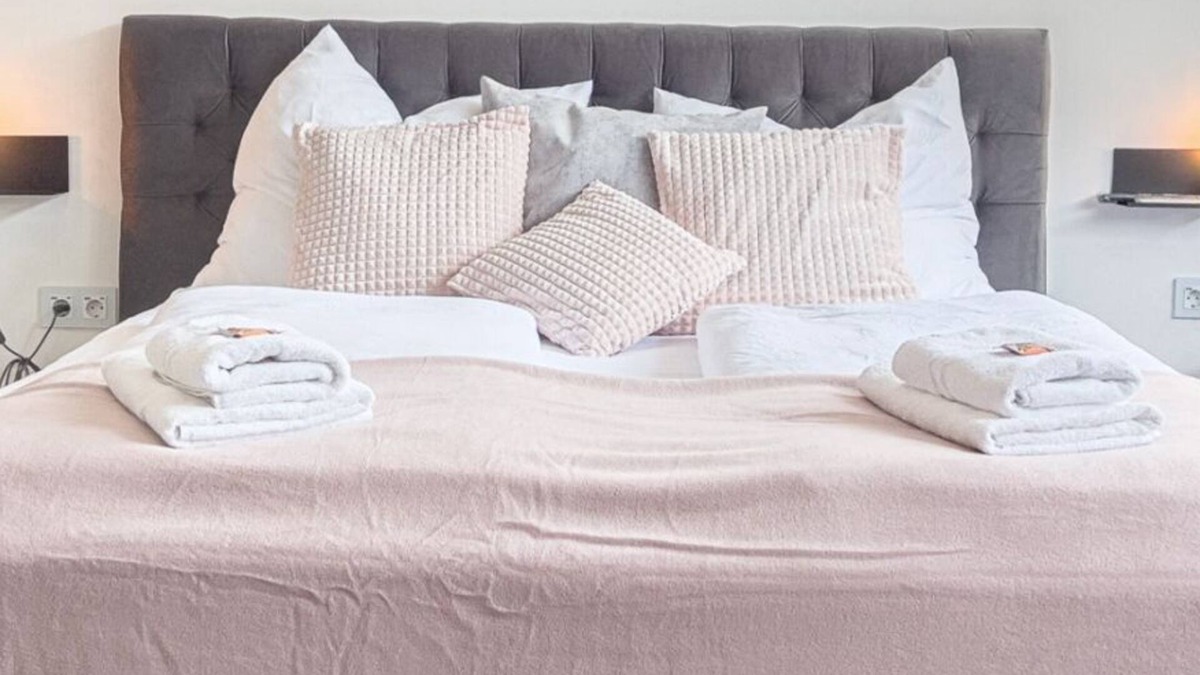 Krems an der Donau Apartment | Danube Delight: Cozy - Room. - Near the River